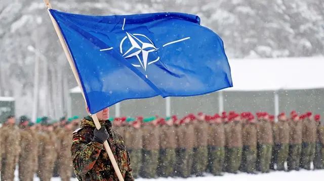 美国搞事前夜，中国送上硬核大礼！北约正面，突现一支解放军精锐！