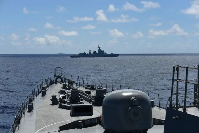 日军驱逐舰闯入12海里领海，有权“无害通过”？