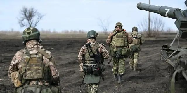 重磅：乌军攻入俄罗斯引发大战，F16逼近莫斯科，泽连斯基自杀式打法绝地求生？！