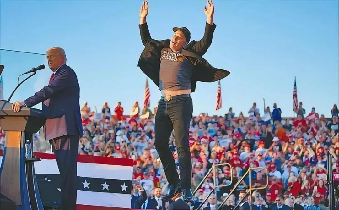 马斯克全力梭哈特朗普，他到底看见了什么趋势？