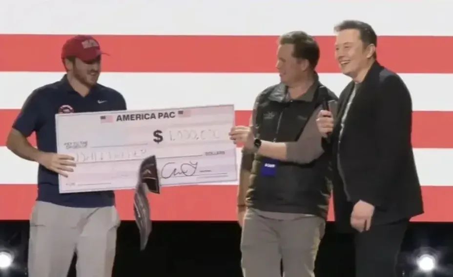 马斯克为什么冒险梭哈特朗普？