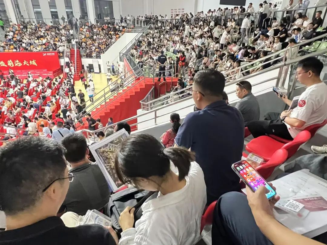 全世界都在抢钱！