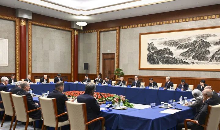 朱镕基向清华经管顾问委员会问候！