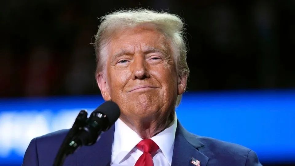 特朗普要不然考虑迁都吧！