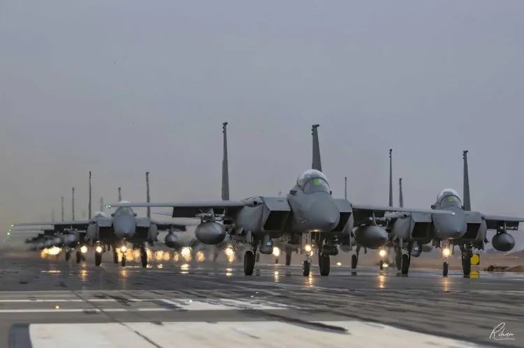 军工部门组团前来，租下300平展厅，又要打包生产线？