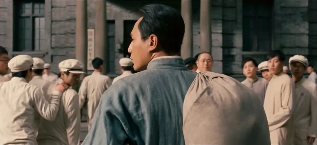 教员第一次失去亲密战友！