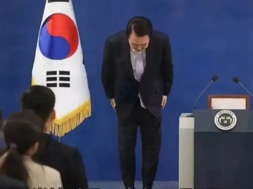 5天后尹锡悦再次电视讲话，公然指责碰瓷中国！