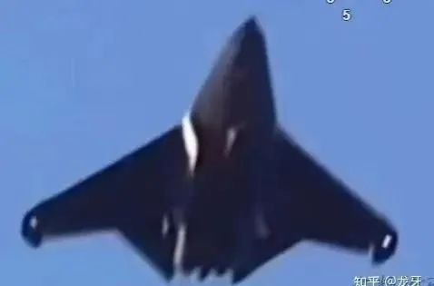 最近几天大批量空战新装备集中亮相到底是为了什么？