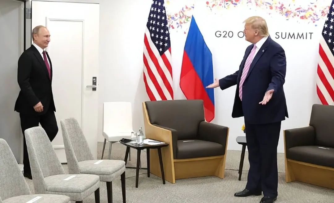 特朗普又改主意了？欧洲人有被赶走的风险！普京做好最坏打算，才能赢这一把！