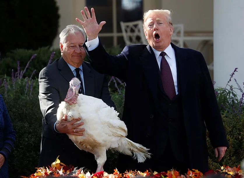 说句大实话，特朗普2.0时代，轮到东大孤立和封锁老美了！