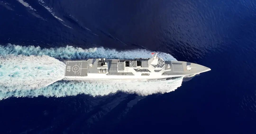 一艘055大驱镇慑了澳大利亚，这就是大国神器！