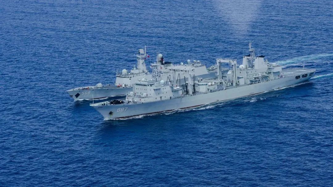 055大驱绕行澳洲，中国海军给西方上了一课！