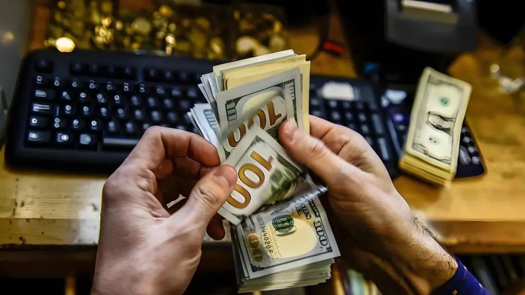 美国关税战的真相曝光，海湖庄园协议惊呆世界！