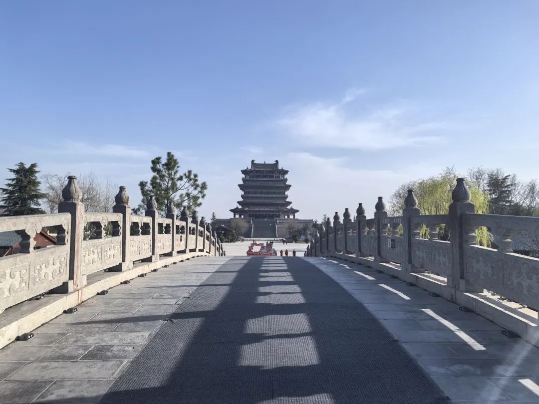 我们时代修建的鹳雀楼，也会成为未来中国人的真古迹！