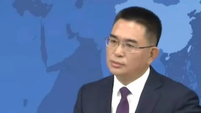 国家打“台独”的铁拳举起来了，赖蔡们颤抖去吧！美国群里发布作战计划？这是一场赤裸裸的欺骗！