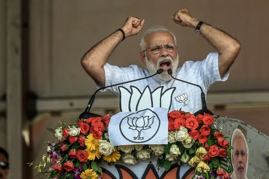 全球性巨变，印度疯狂对中国示好！关键时刻，中国真的够硬！