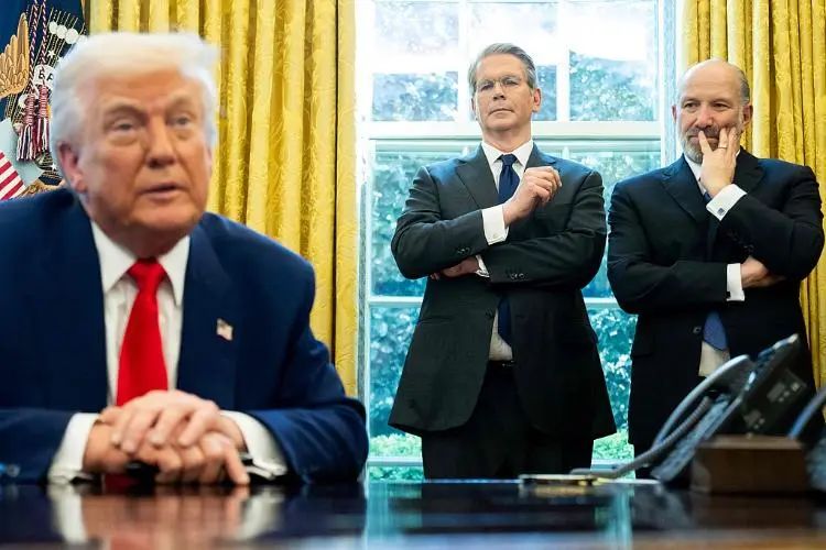 特朗普：为了搞钱，让美国再次崩溃！