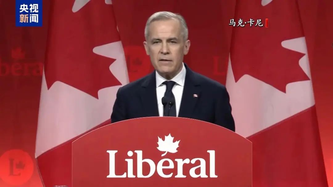 一边跪舔美国，一边炮轰中国，疯狂碰瓷背后到底藏着什么黑幕？