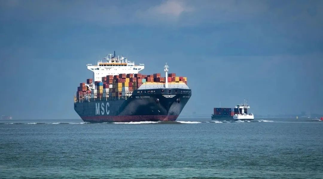 特朗普“毒计”坑惨自家人，中国造船为何挡不住？