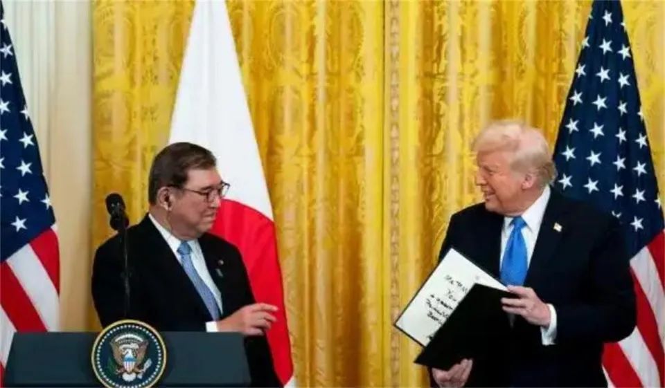 石破茂：“让懂王的子弹再飞一会”！