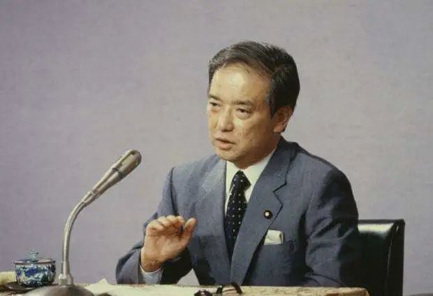 日本史上最“危险”首相？亲手引爆经济核弹后，公开为南京大屠杀道歉！