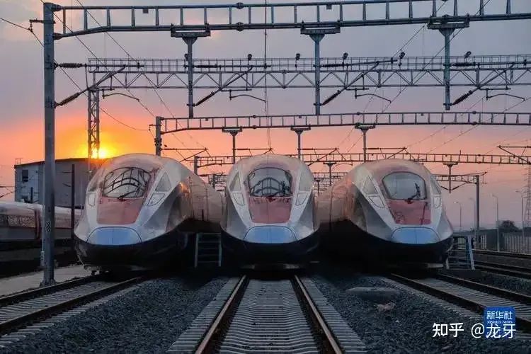 战争爆发时，能带我们离开的是油车还是电车？
