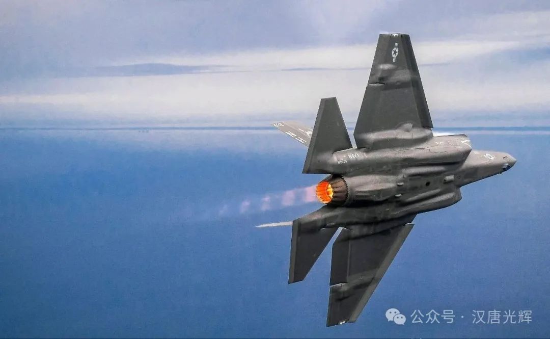 歼36性能无双：多功能的复合型作战机器！