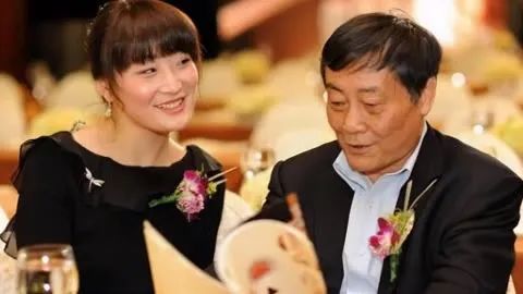 搞舆论公关，宗馥莉的水平堪比雷布斯！