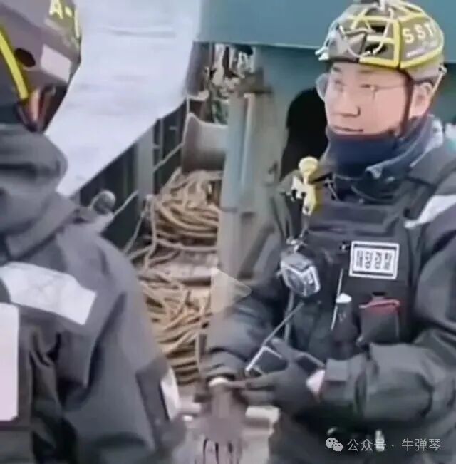 这位韩国警长，值得我们永远铭记！