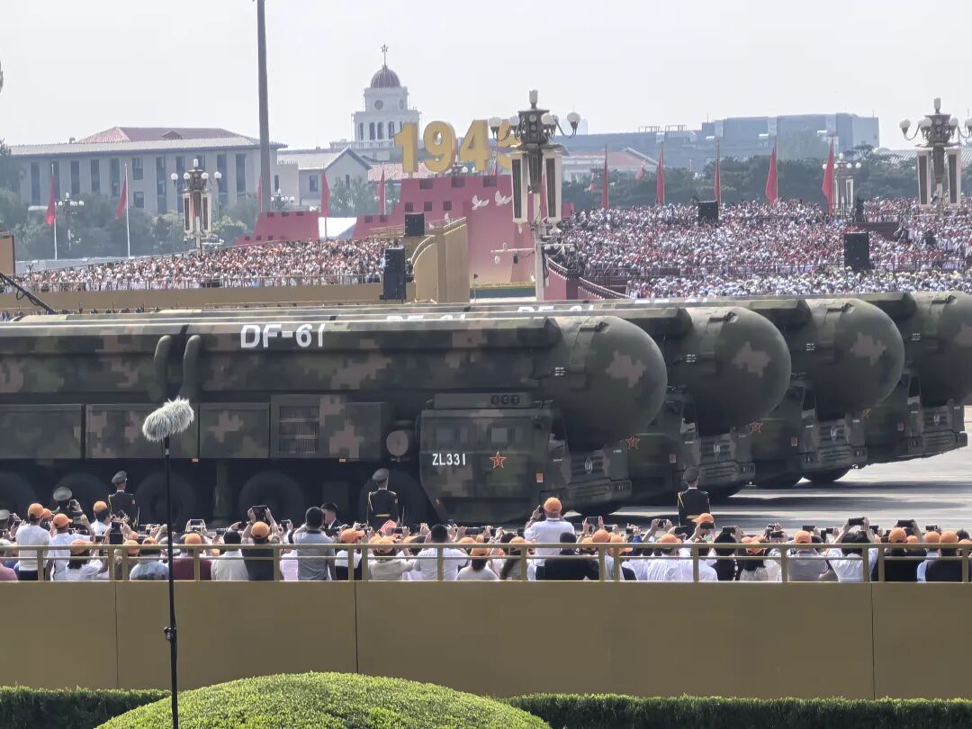 美国看不懂的中国速度：九三阅兵，中国装备为何那么强大？今天我彻底懂了！