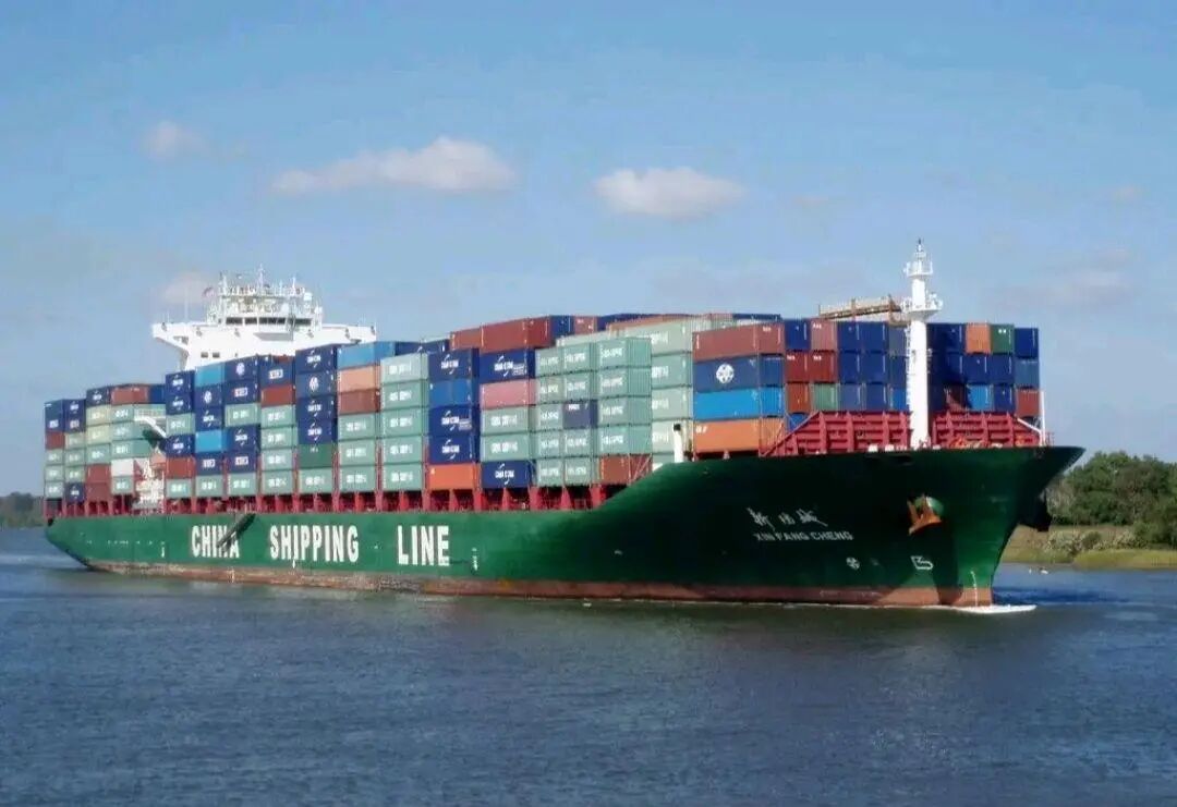 好危险！美对中国下狠手了，咱也不用客气了！干他！