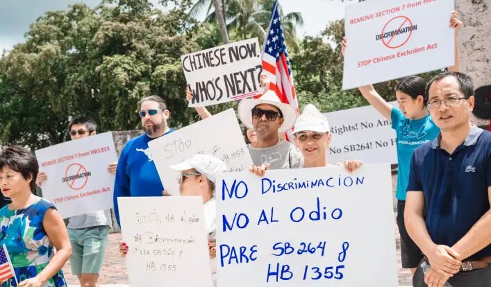 又准备抢了！华人在西方资产，都难谈安全！