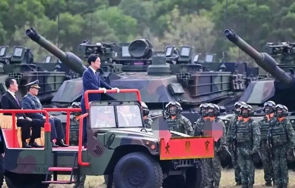 台湾阅兵又丢人现眼！