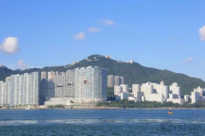 香港是一面资本主义的照妖镜！