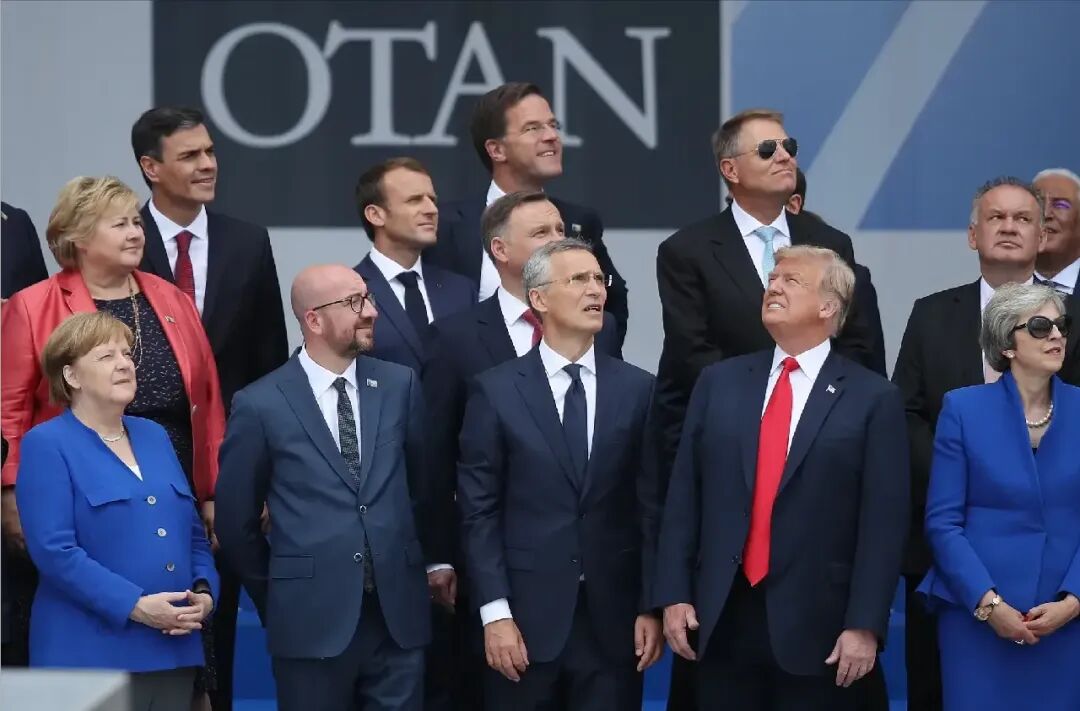 扎堆冲中国！特朗普满世界开战，美铁杆盟友集体反水！