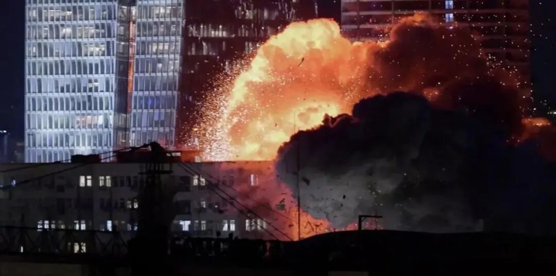 美国为什么要攻打伊朗？