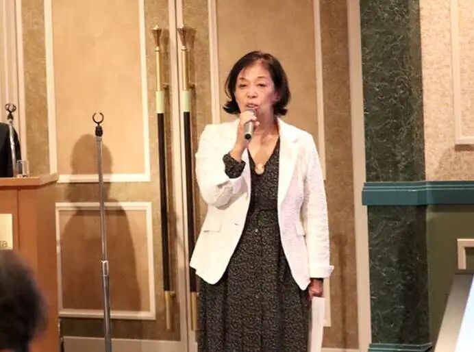 高市背后的女人！