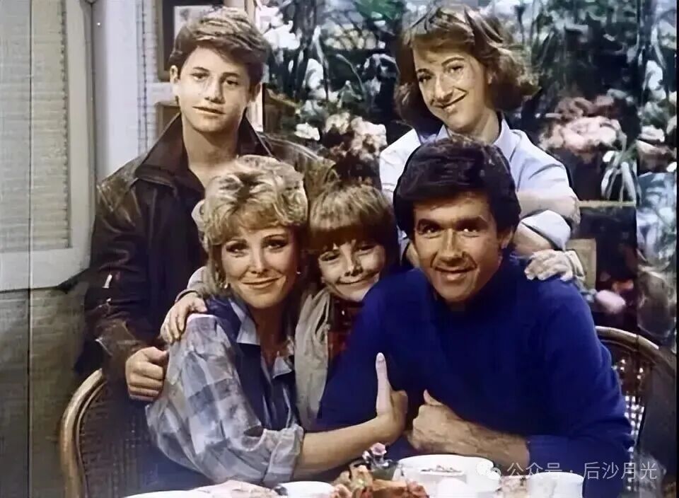 《成长的烦恼》重回中国荧幕，那是一个没有“斩杀线”的美国！