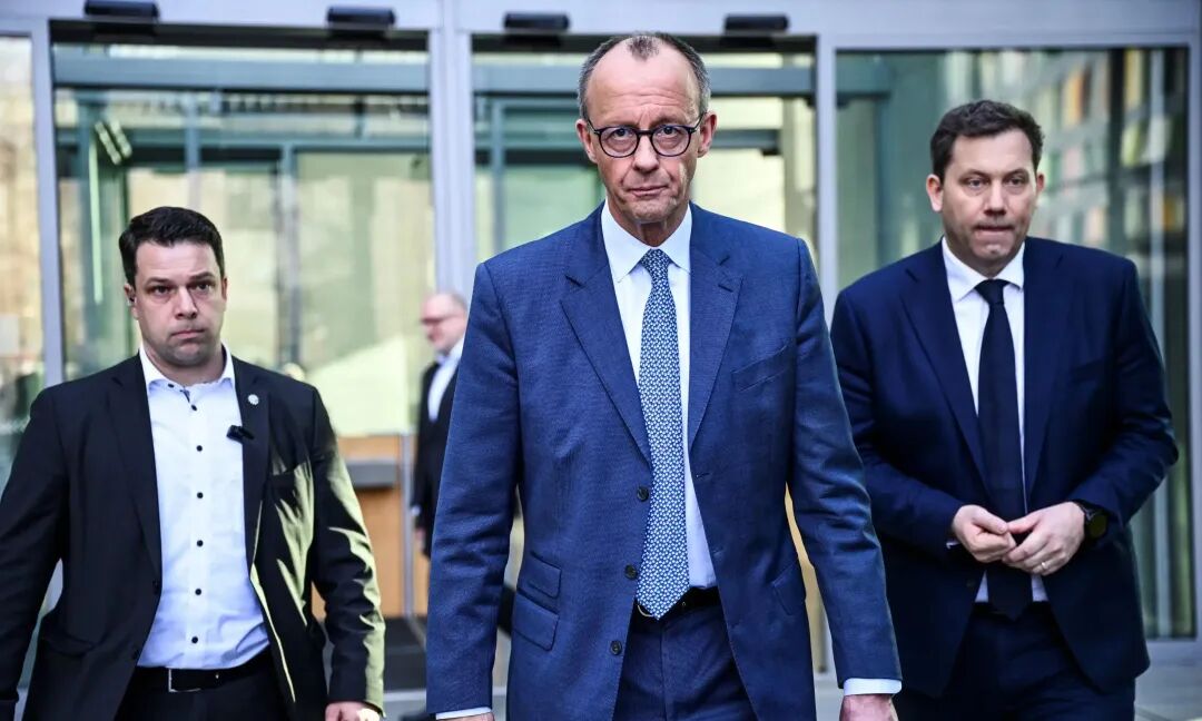 德国面临立国存亡危机！默茨再不来中国，就要活不下去了！