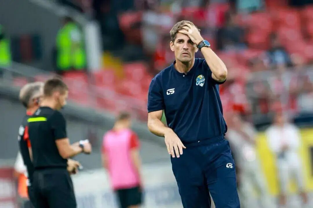 为了赢球主教练使用AI决策，最终球队成功降级！