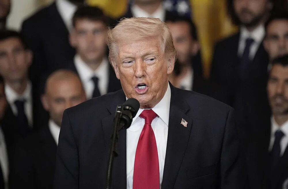 刚刚美国国内出大事了！这次必定深陷泥潭，霸权分崩离析！