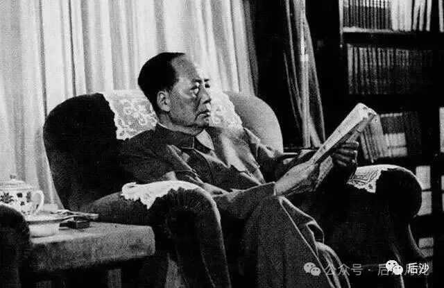 看当今世界，更能明白伟人当年发展原子弹的超前目光！