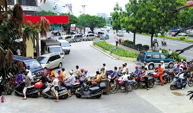 油价涨跌背后，复杂的大国博弈！