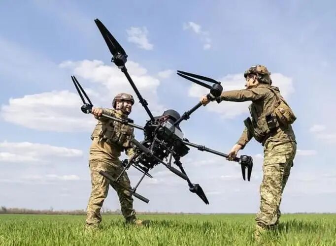 乌克兰“正式加入”美伊战争，泽连斯基这一招，够狠的！