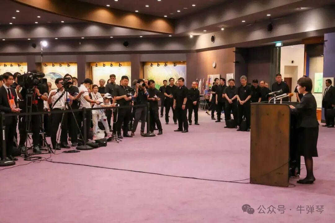 高市被嘘了,但她“没听见”!