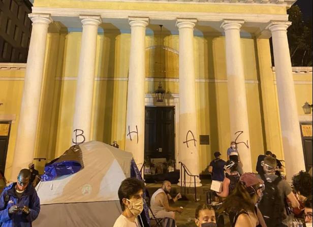 “黑宫”、“白宫”，都不如工人文化宫！