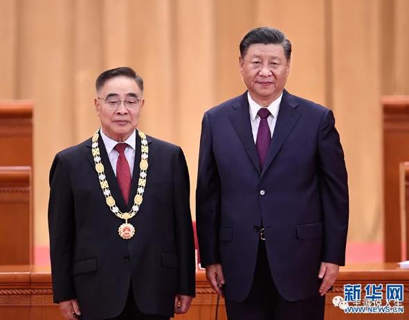 方方狠咬观察者网和帝吧，落水狗咬人更凶狠！