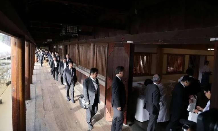 日本为什么把核废水排进太平洋？