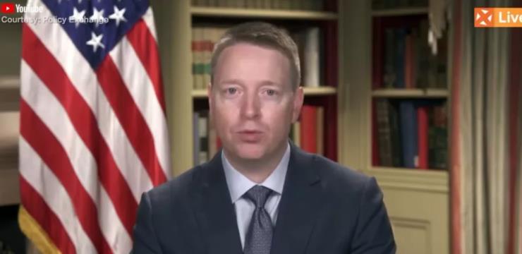 美国人说，他们成了“蒋介石”？