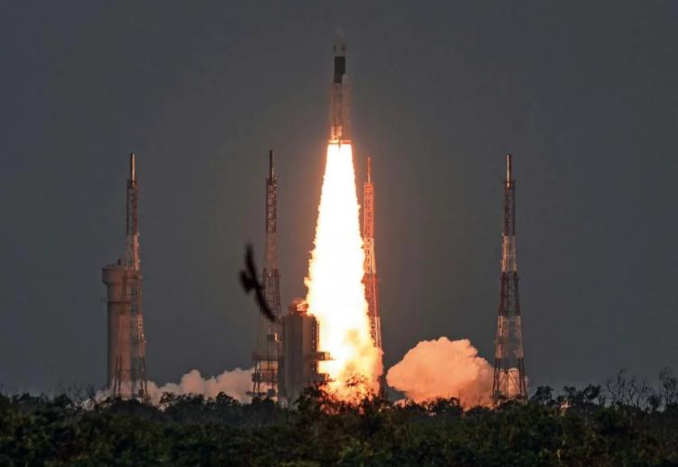 生物武器何时取缔？核战争怎样爆发？人还有用吗……